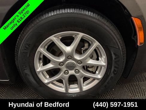 Used 2023 Chrysler Voyager LX FWD image 27