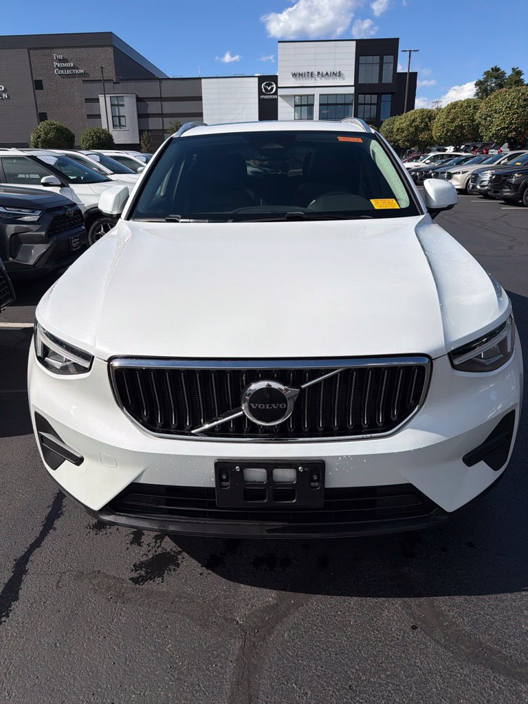 Certified 2024 Volvo XC40 B5 Core AWD/4WD image 5