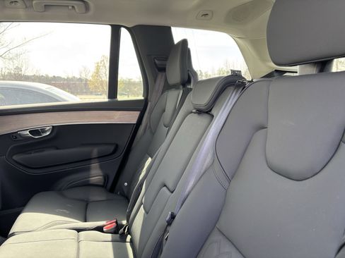 Used 2025 Volvo XC90 B6 Plus w/ Protection Package Premier image 33