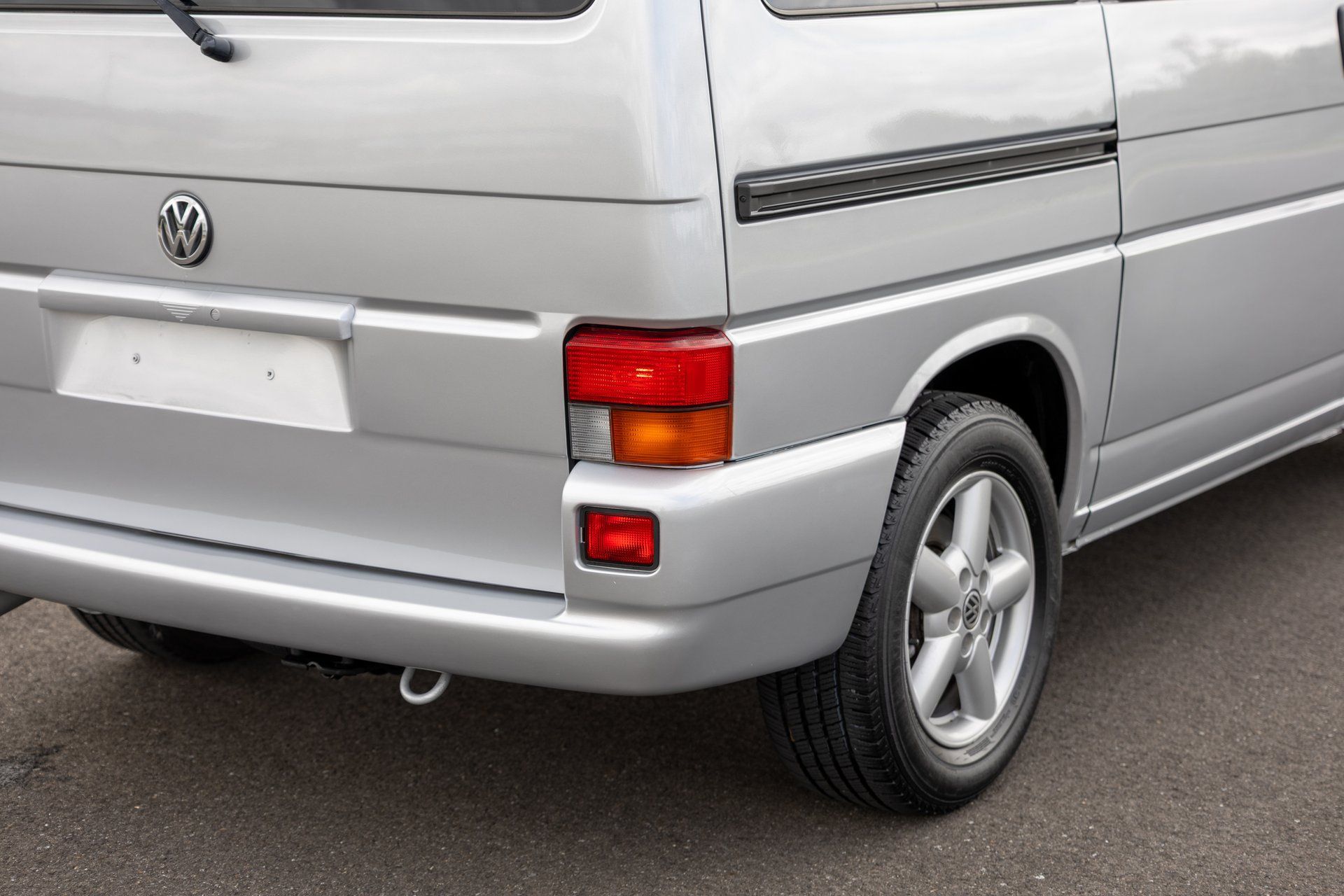 Used 2002 Volkswagen Eurovan MV FWD image 32