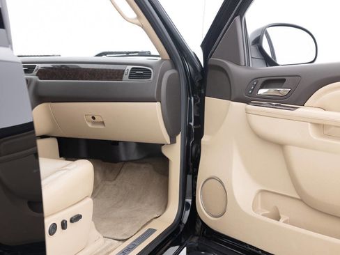 Used 2013 GMC Sierra 2500 Denali w/ Suspension Package, Off-Road AWD/4WD image 32