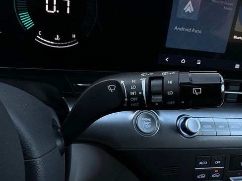 Used 2025 Hyundai Kona SEL image 38