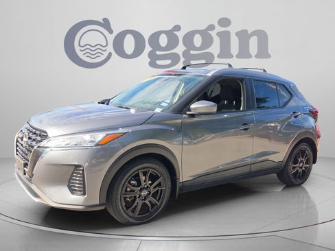 Used 2023 Nissan Kicks SV w/ Interior Electronics Package FWD image 1