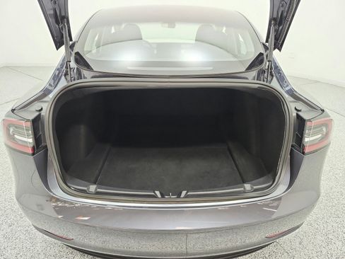 Used 2018 Tesla Model 3 Long Range RWD image 17