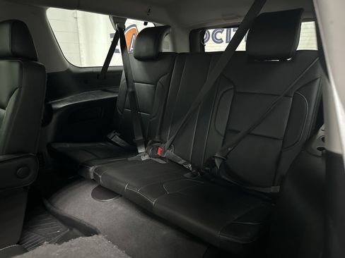 Used 2020 Chevrolet Suburban Premier image 24