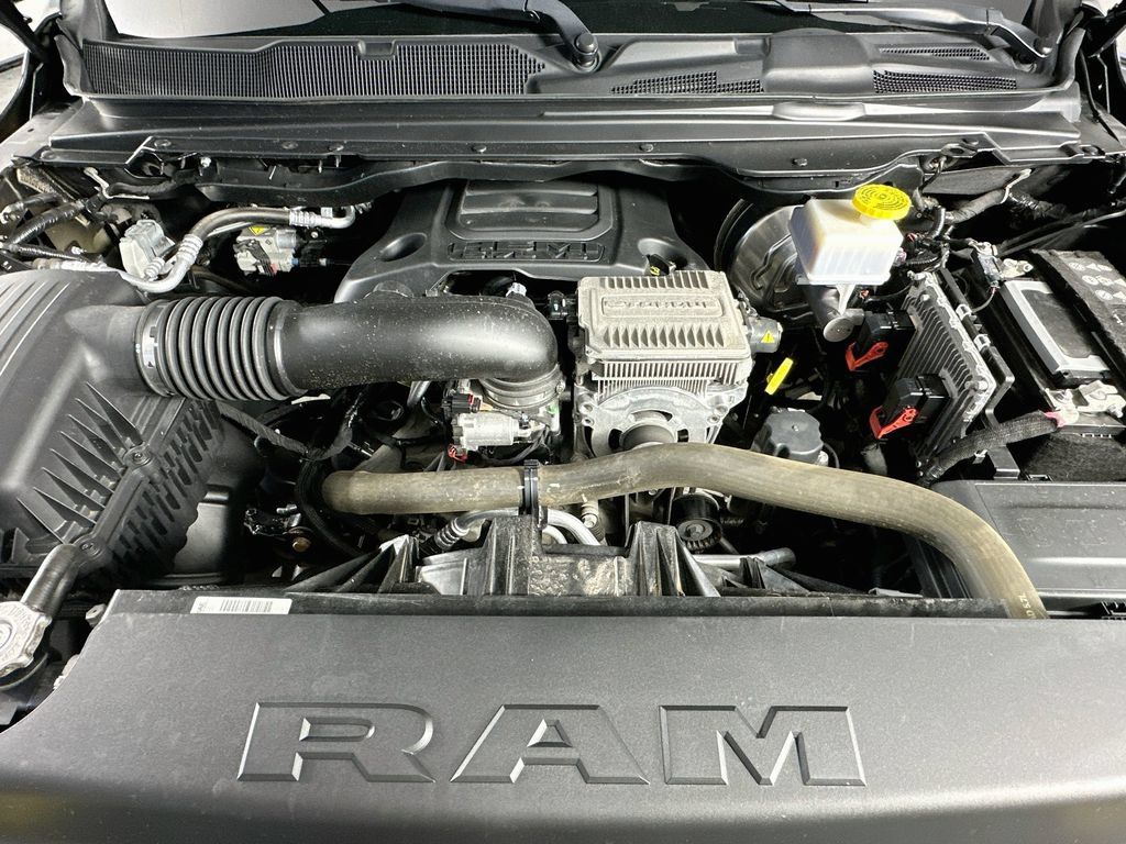 Used 2022 RAM 1500 Big Horn AWD/4WD image 32