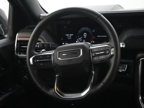 Used 2025 GMC Yukon XL Denali w/ Sun & Power Step Package AWD/4WD image 19