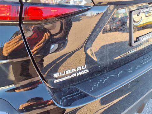 Certified 2025 Subaru Crosstrek 2.5i Limited w/ Crosstrek Mirror Package image 19