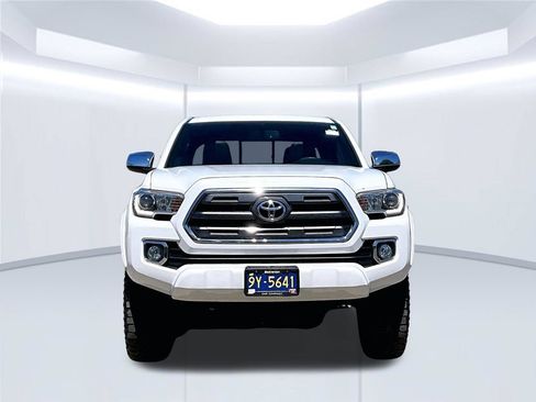 Used 2016 Toyota Tacoma Limited w/ Towing Package AWD/4WD image 5