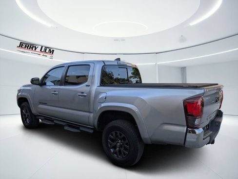 Used 2021 Toyota Tacoma SR5 RWD image 5