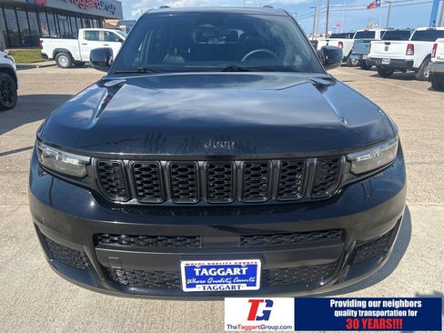 Used 2023 Jeep Grand Cherokee L Altitude image 11