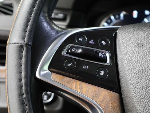 Used 2016 Cadillac Escalade ESV Luxury AWD/4WD image 25