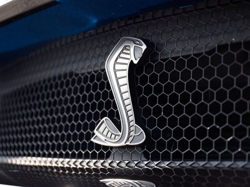 Used 2021 Ford Mustang Shelby GT500 w/ Technology Package RWD image 7