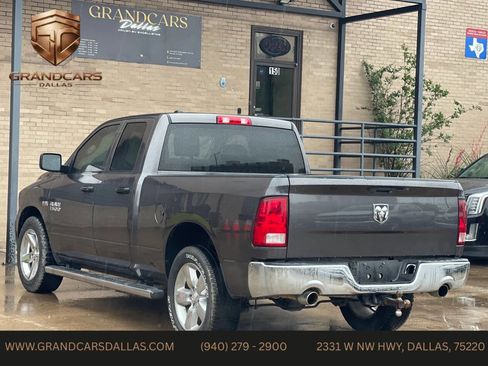 Used 2017 RAM 1500 Express RWD image 4