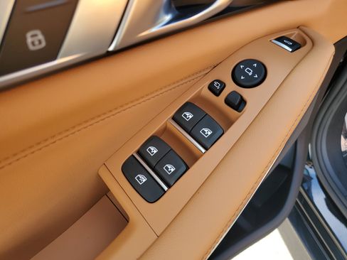 New 2026 BMW X5 M60i w/ Climate Comfort Package image 19