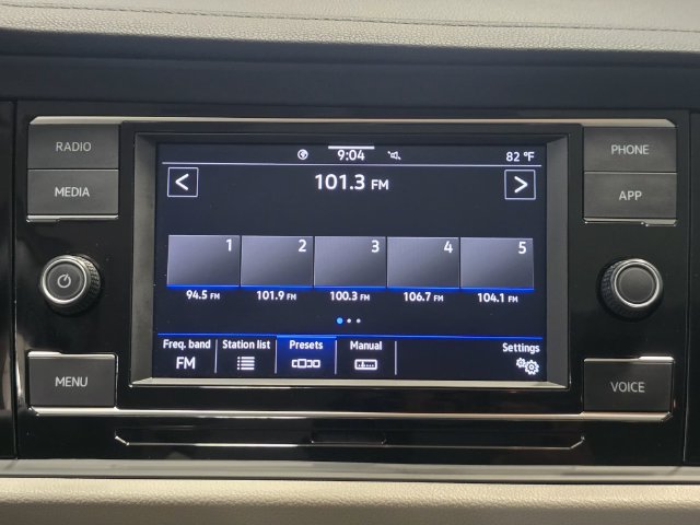 Certified 2023 Volkswagen Jetta SE FWD image 18
