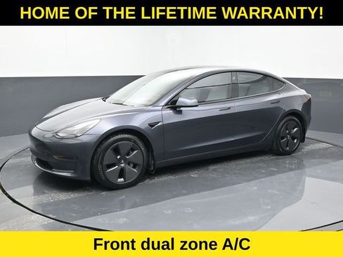 Used 2023 Tesla Model 3 Standard Range image 3