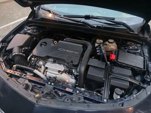Used 2017 Chevrolet Malibu LT w/ Sport Package FWD image 41