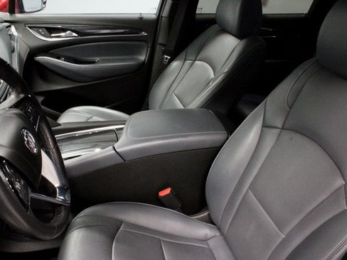 Used 2024 Buick Enclave Premium image 27