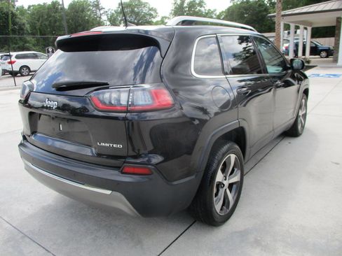 Used 2019 Jeep Cherokee Limited image 6