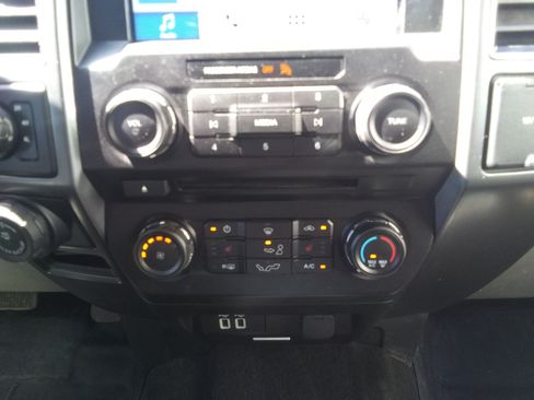 Used 2018 Ford F150 XLT w/ Equipment Group 302A Luxury AWD/4WD image 16