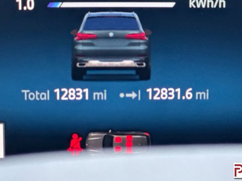 Used 2026 BMW X5 xDrive50e image 33