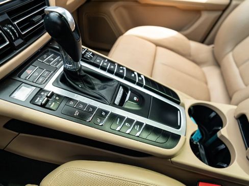 Used 2019 Porsche Macan AWD/4WD image 37