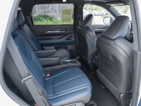 Certified 2026 INFINITI QX60 Sport w/ Dark Cargo Package AWD/4WD image 33