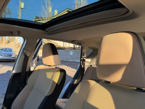 Used 2018 Toyota RAV4 XLE image 10