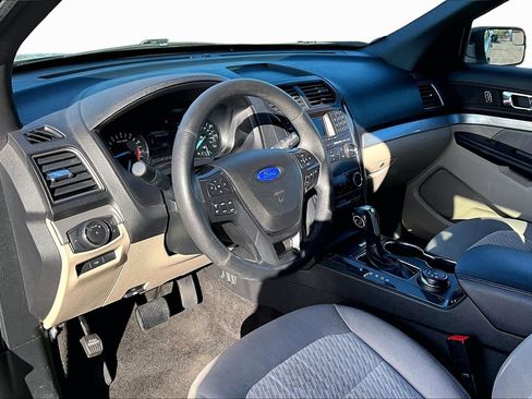 Used 2018 Ford Explorer 4WD image 12