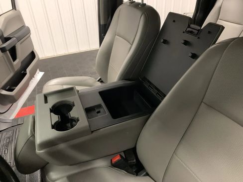 Used 2022 Ford F250 XL w/ Power Equipment Group image 40