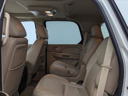 Used 2013 Cadillac Escalade Premium image 17