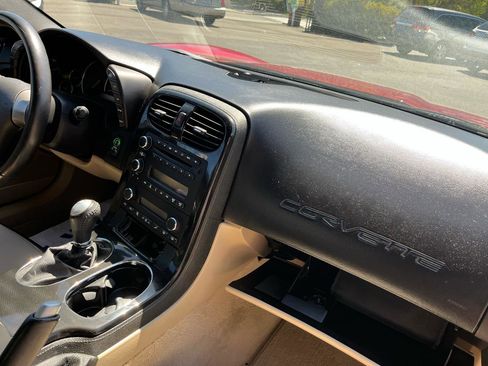Used 2008 Chevrolet Corvette Coupe w/ Z51 Performance Package RWD image 23