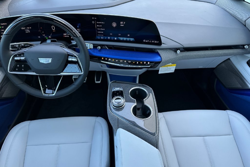 New 2027 Cadillac Optiq Luxury RWD image 14