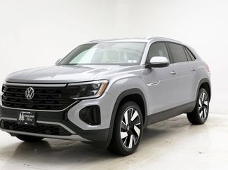 Used 2025 Volkswagen Atlas Cross Sport SE video 2
