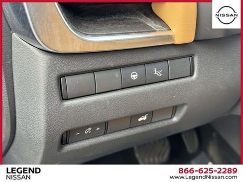 Certified 2021 Nissan Rogue Platinum image 17