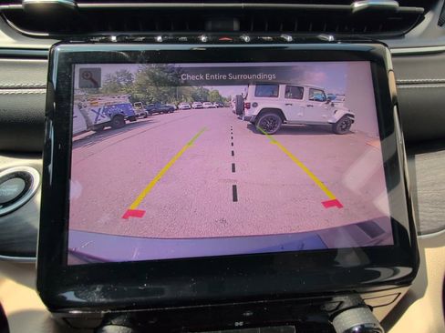 Certified 2022 Jeep Grand Cherokee L Limited image 22