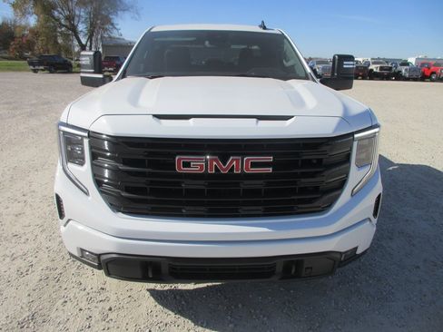 New 2026 GMC Sierra 1500 Elevation image 11