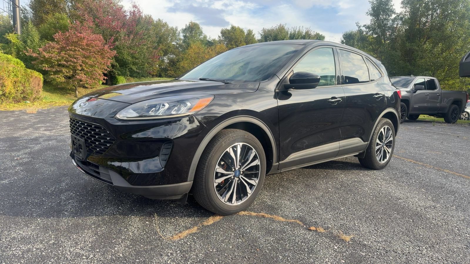 Used 2022 Ford Escape SE w/ SE Sport Appearance Package AWD/4WD image 1