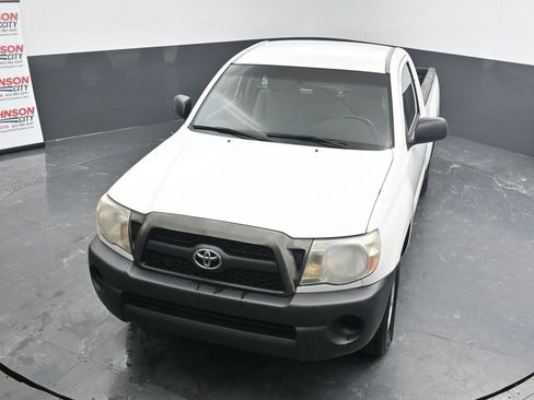 Used 2011 Toyota Tacoma Base image 23