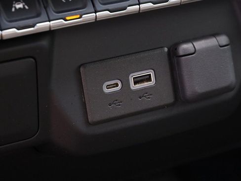 Used 2022 Chevrolet Silverado 1500 Custom Trail Boss AWD/4WD image 19