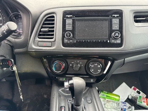 Used 2016 Honda HR-V LX image 26