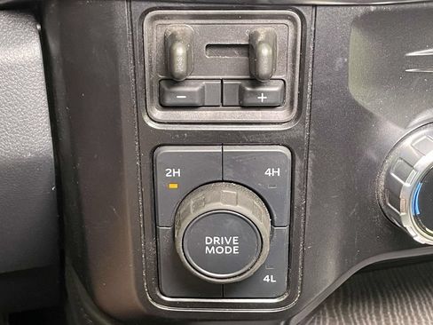 Used 2025 Ford F350 Platinum AWD/4WD image 26
