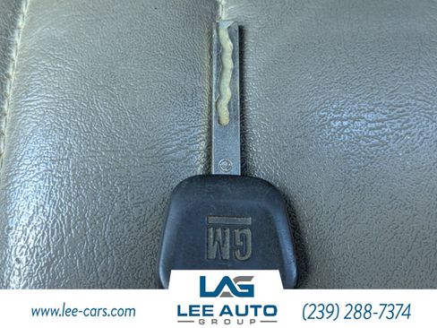 Used 2018 Chevrolet Express 2500 RWD image 24