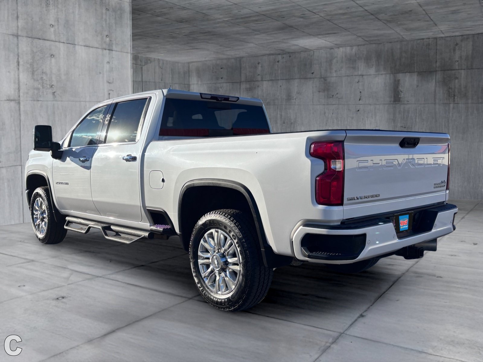 Certified 2020 Chevrolet Silverado 2500 High Country w/ Z71 Off-Road Package AWD/4WD image 4