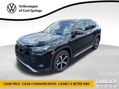 New 2026 Volkswagen Tiguan SE FWD image 1