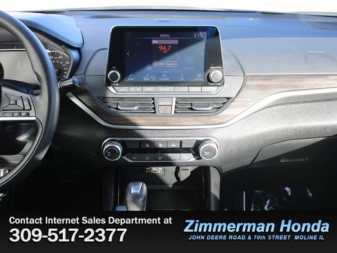 Used 2024 Nissan Altima 2.5 SV image 15