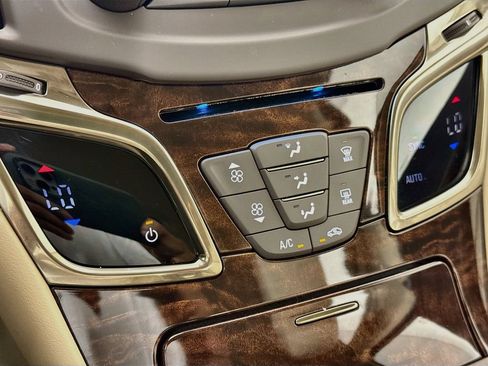 Used 2016 Buick LaCrosse FWD image 18