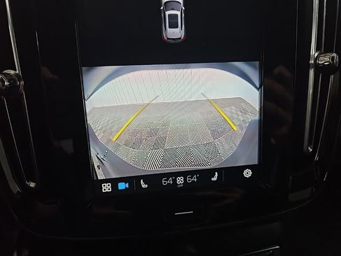 Used 2022 Volvo XC40 P8 Recharge Plus image 24