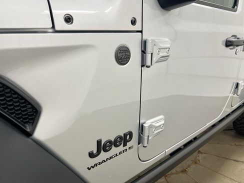 Used 2024 Jeep Wrangler Unlimited Sport AWD/4WD image 26